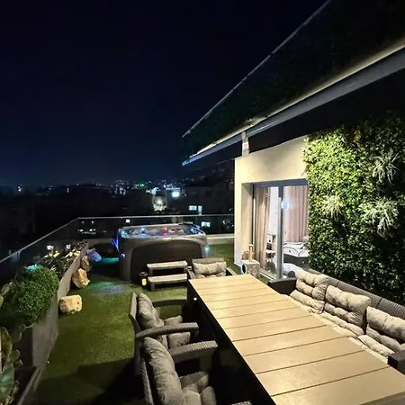 3 Bedroom Penthouse Jacuzzi Seaview Apartment *