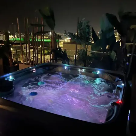 3 Bedroom Penthouse Jacuzzi Seaview *