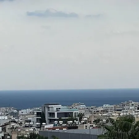 3 Bedroom Penthouse Jacuzzi Seaview Лимасол