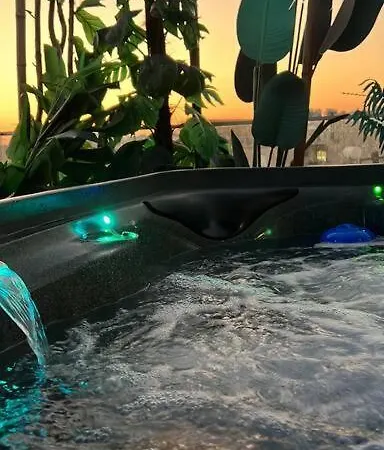 3 Bedroom Penthouse Jacuzzi Seaview