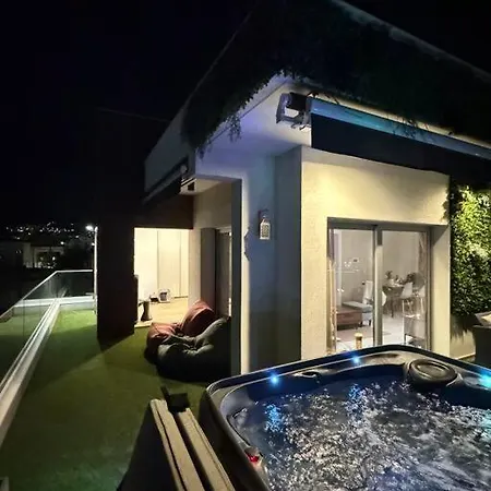3 Bedroom Penthouse Jacuzzi Seaview *