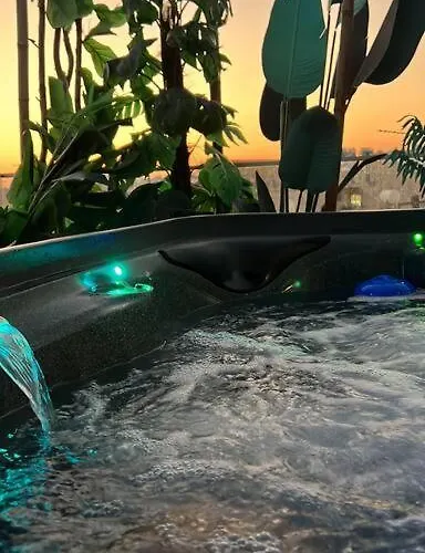 3 Bedroom Penthouse Jacuzzi Seaview